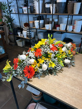Cargar imagen en el visor de la galería, Centro de Mesa Largo gerberas