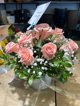 Cargar imagen en el visor de la galería, Rosas en maceta