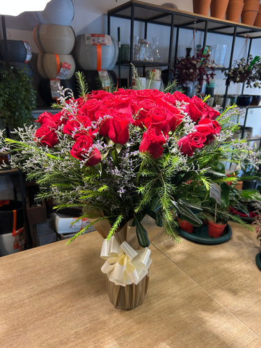 50 Rosas en Florero