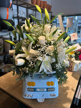 Cargar imagen en el visor de la galería, Buggy + Flores Nacimiento