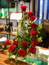 Cargar imagen en el visor de la galería, Rivera Flores Rosas en caracol