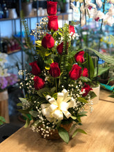 Cargar imagen en el visor de la galería, Rivera Flores Rosas rojas Canasta de Rosas