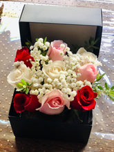 Cargar imagen en el visor de la galería, Rivera Flores Caja 9 rosas variadas
