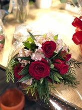 Cargar imagen en el visor de la galería, Rivera Flores Ramo Esperanza