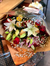 Cargar imagen en el visor de la galería, Rivera Flores Ramo Deluxe