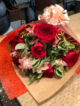Cargar imagen en el visor de la galería, Rivera Flores Rosas y Astromerias