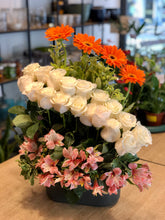 Cargar imagen en el visor de la galería, Rivera Flores Escalera de Rosas y Gerberas