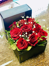 Cargar imagen en el visor de la galería, Rivera Flores Caja 9 rosas rojas