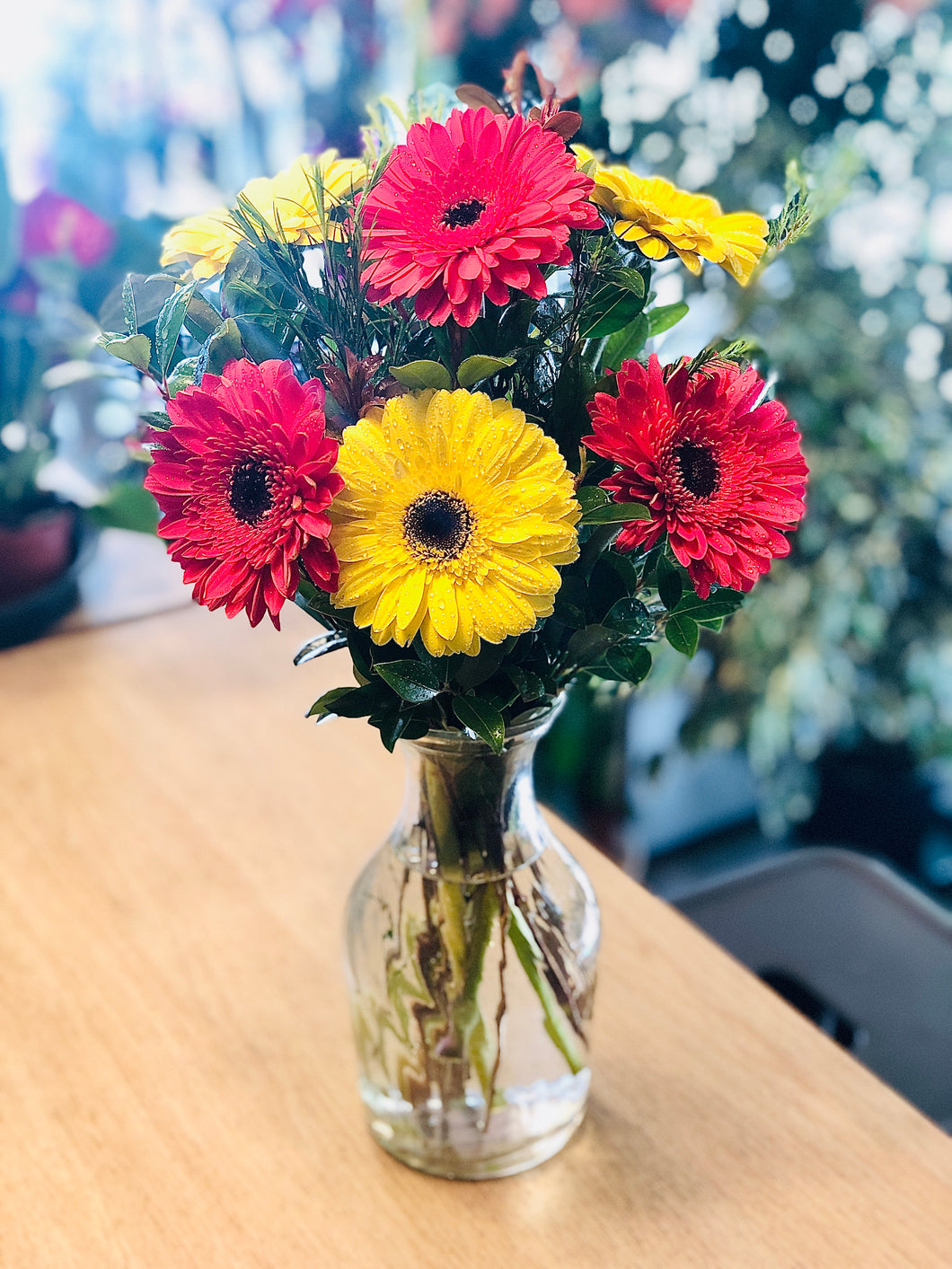 Botella Vintage con Gerberas